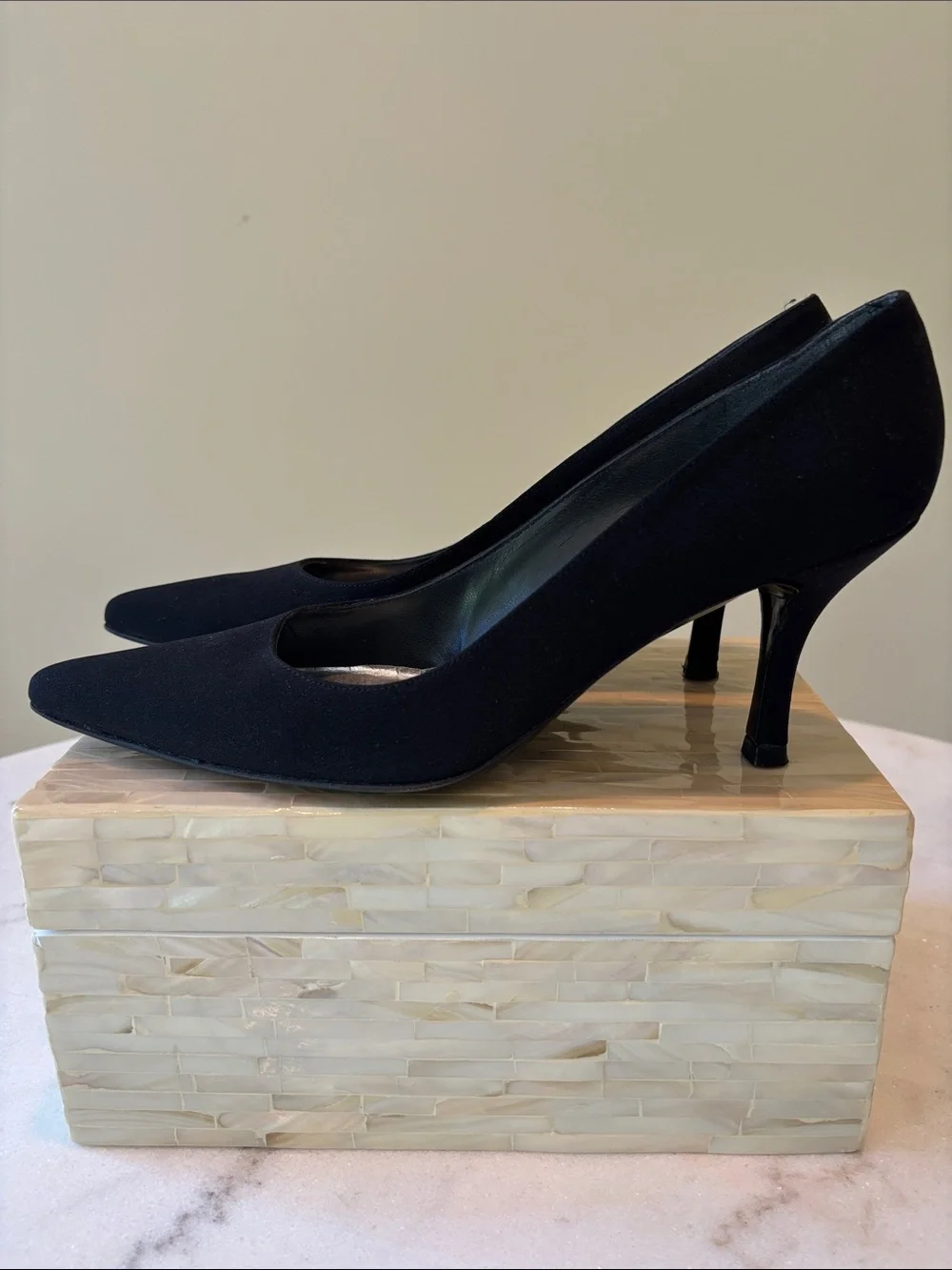 Stuart Weitzman Black Pointed-Toe Pump